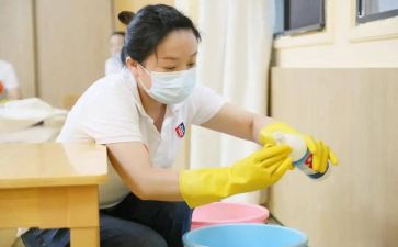幼儿小班保育员个人总结8篇