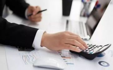 财务科工作述职报告模板8篇