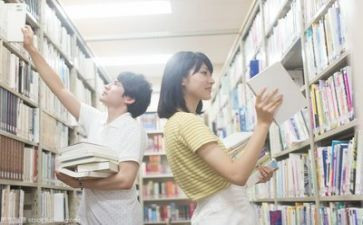 大学宴上的演讲稿模板5篇