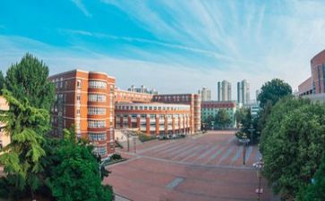 高校的教师年终总结2023优秀8篇