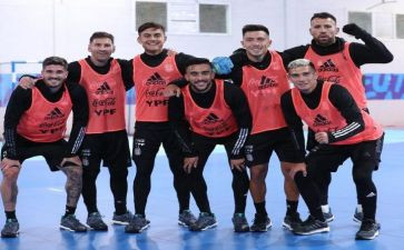 校足球队训练教案6篇